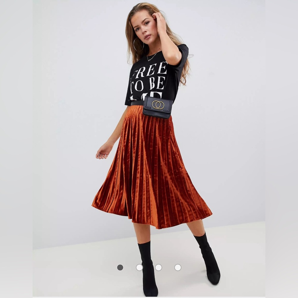 ASOS Missguided Velvet Pleated Skirt in Rust Size US 8/UK 12